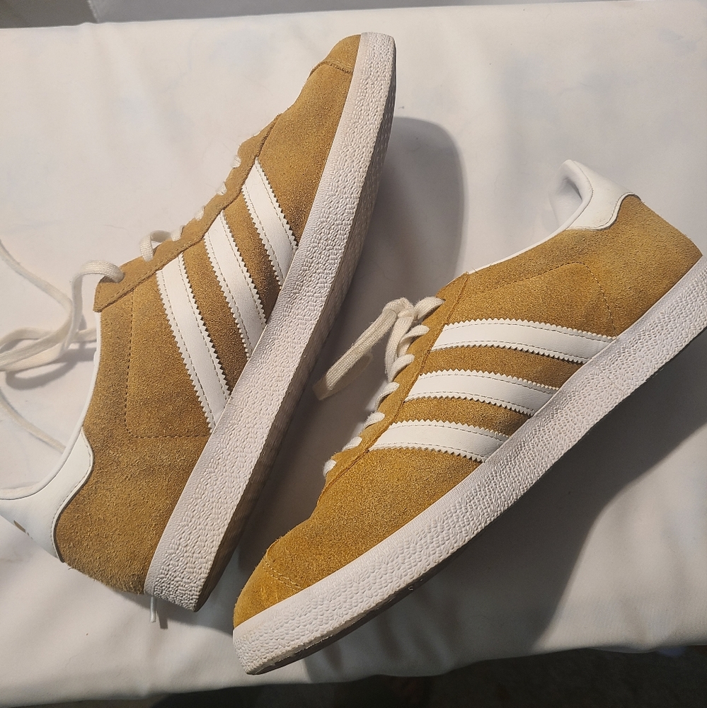 Adidas Gazelle sneakers